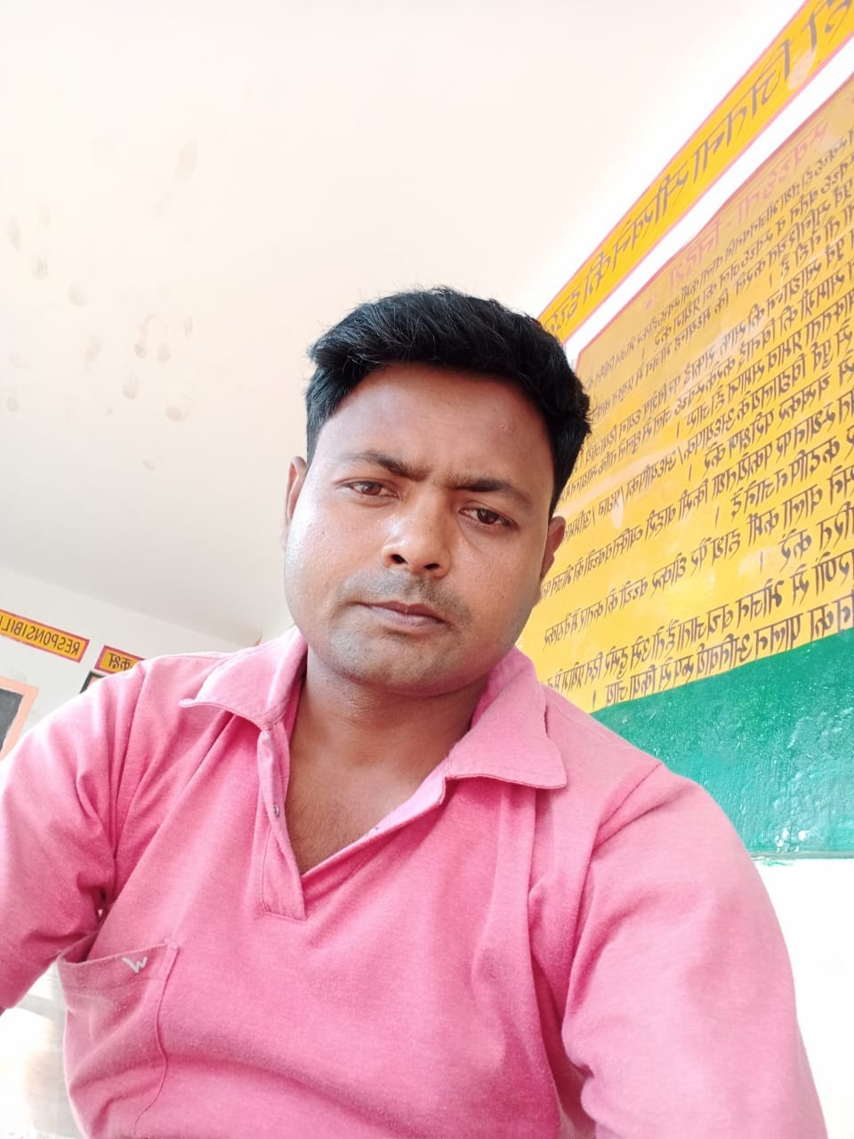 चंदिया हजारा से गांव राहुल नगर को जाने वाली रास्ता । स्त्रोत - ग्रामीण