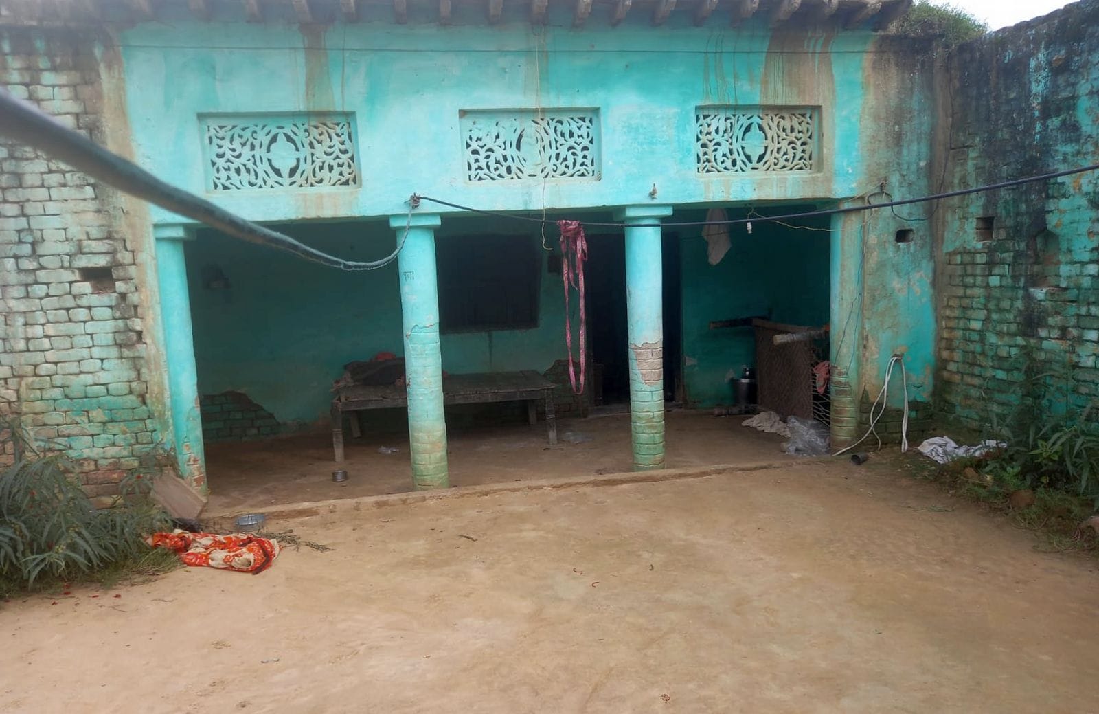 मृतक दिनेश की मां सुदामा देवी। संवाद