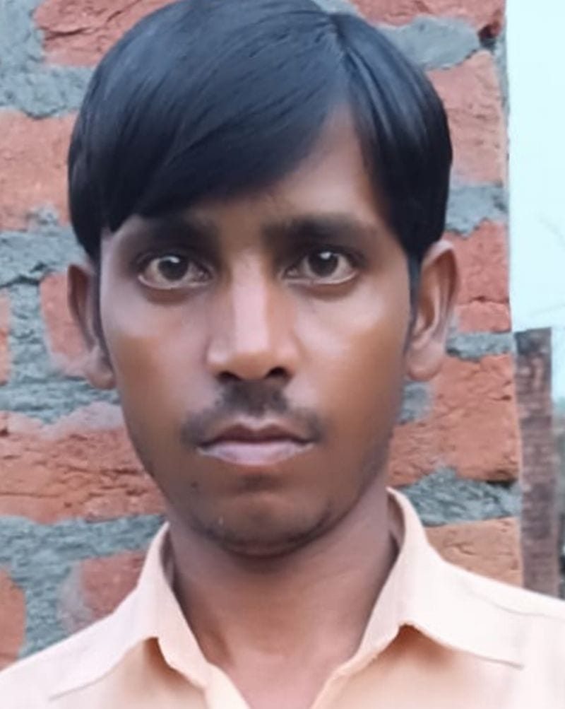 गौरामई गांव में सड़क पर भरा पानी। संवाद