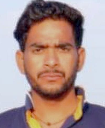 नगरिया खनू में कम हो रहा बाढ़ का पानी। संवाद