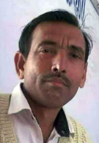 मार्ग हादसे में अध्यापक अख्तर रजा की मौत के बाद सदर कोतवाली का घेराव करते शिक्षक संवाद मार्ग हादसे में अध्यापक अख्तर रजा की मौत के बाद सदर कोतवाली का घेराव करते शिक्षक संवाद