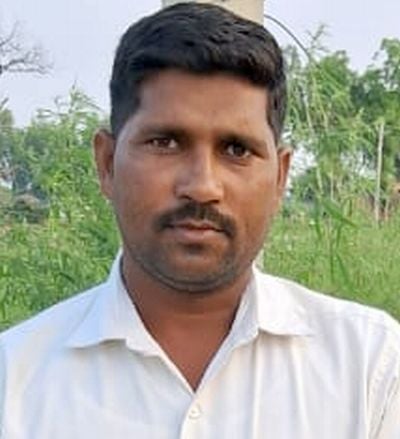 नगरिया खनू में कम हो रहा बाढ़ का पानी। संवाद