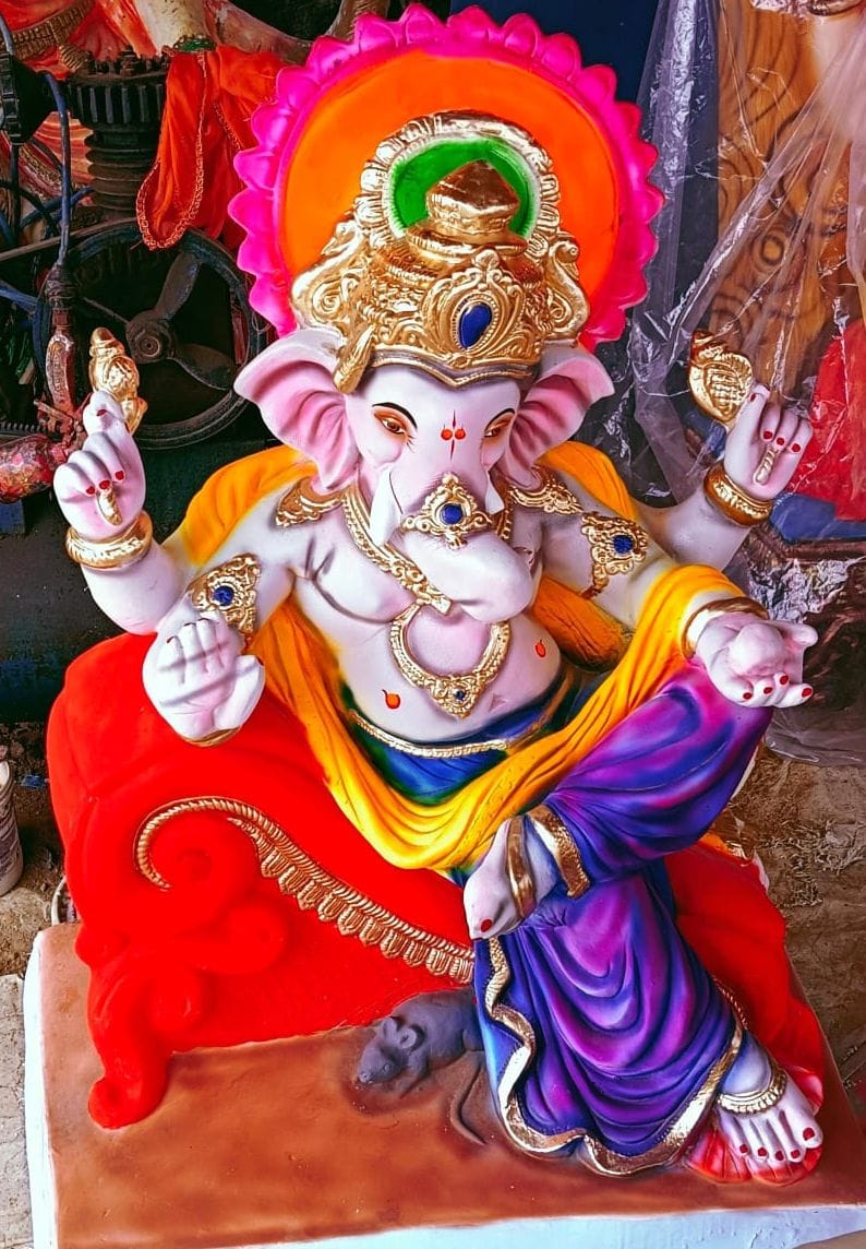 शाहजहांपुर में मठिया के महाराजा के आयोजन समिति की बैठक में बोलते प्रवक्ता सूचित सेठ व मौजूद लोग शाहजहांपुर में मठिया के महाराजा के आयोजन समिति की बैठक में बोलते प्रवक्ता सूचित सेठ व मौजूद लोग