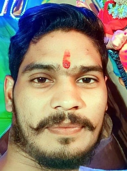 ओयल कस्बे में रात के समय सीतापुर रोड पर खड़े बेसहारा जानवर ओयल कस्बे में रात के समय सीतापुर रोड पर खड़े बेसहारा जानवर