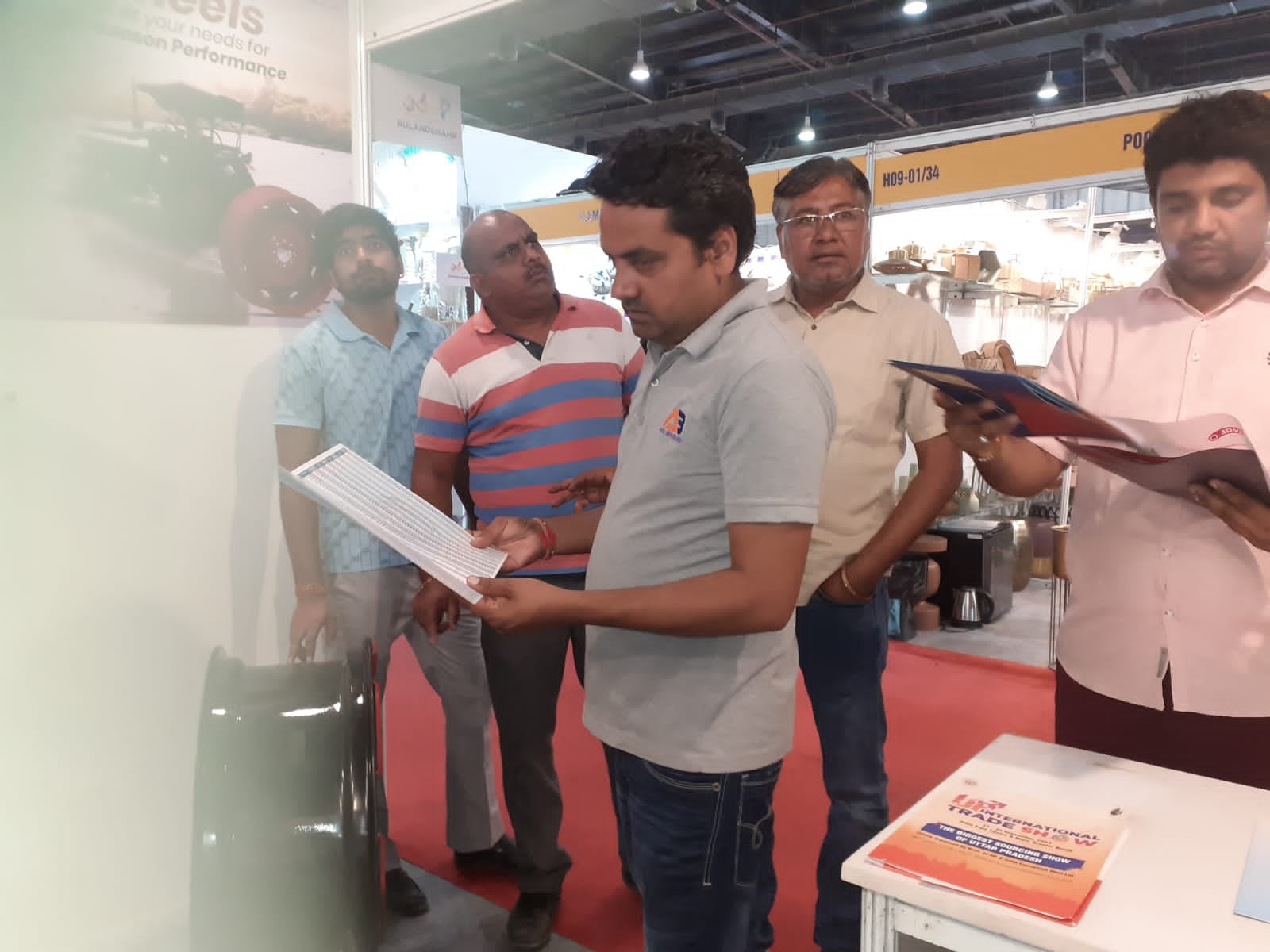 नोएडा में इंटरनेशनल ट्रेड फेयर में कैरियर व्हील प्राइवेट लिमिटेड द्वारा लगाई गई ट्रैक्टर के स्ट नोएडा में इंटरनेशनल ट्रेड फेयर में कैरियर व्हील प्राइवेट लिमिटेड द्वारा लगाई गई ट्रैक्टर के स्ट