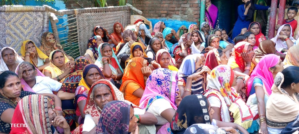 जांच करती पुलिस । संवाद