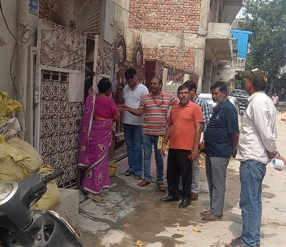 फोटो 25. सूखा दिवस के मौके पर डोर टू डोर सर्वे करते स्वास्थ्य कर्मचारी। स्रोत: स्वास्थ्य विभाग फोटो 25. सूखा दिवस के मौके पर डोर टू डोर सर्वे करते स्वास्थ्य कर्मचारी। स्रोत: स्वास्थ्य विभाग