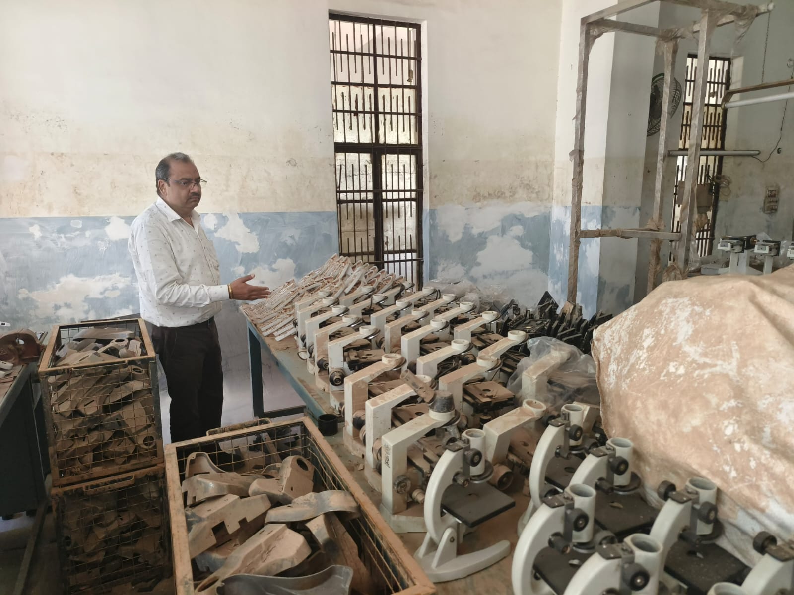 साइंटिको मेडिको इंजीनियरिंग इंस्ट्रूमेंट्स के संचालक अभिषेक साइंटिको मेडिको इंजीनियरिंग इंस्ट्रूमेंट्स के संचालक अभिषेक