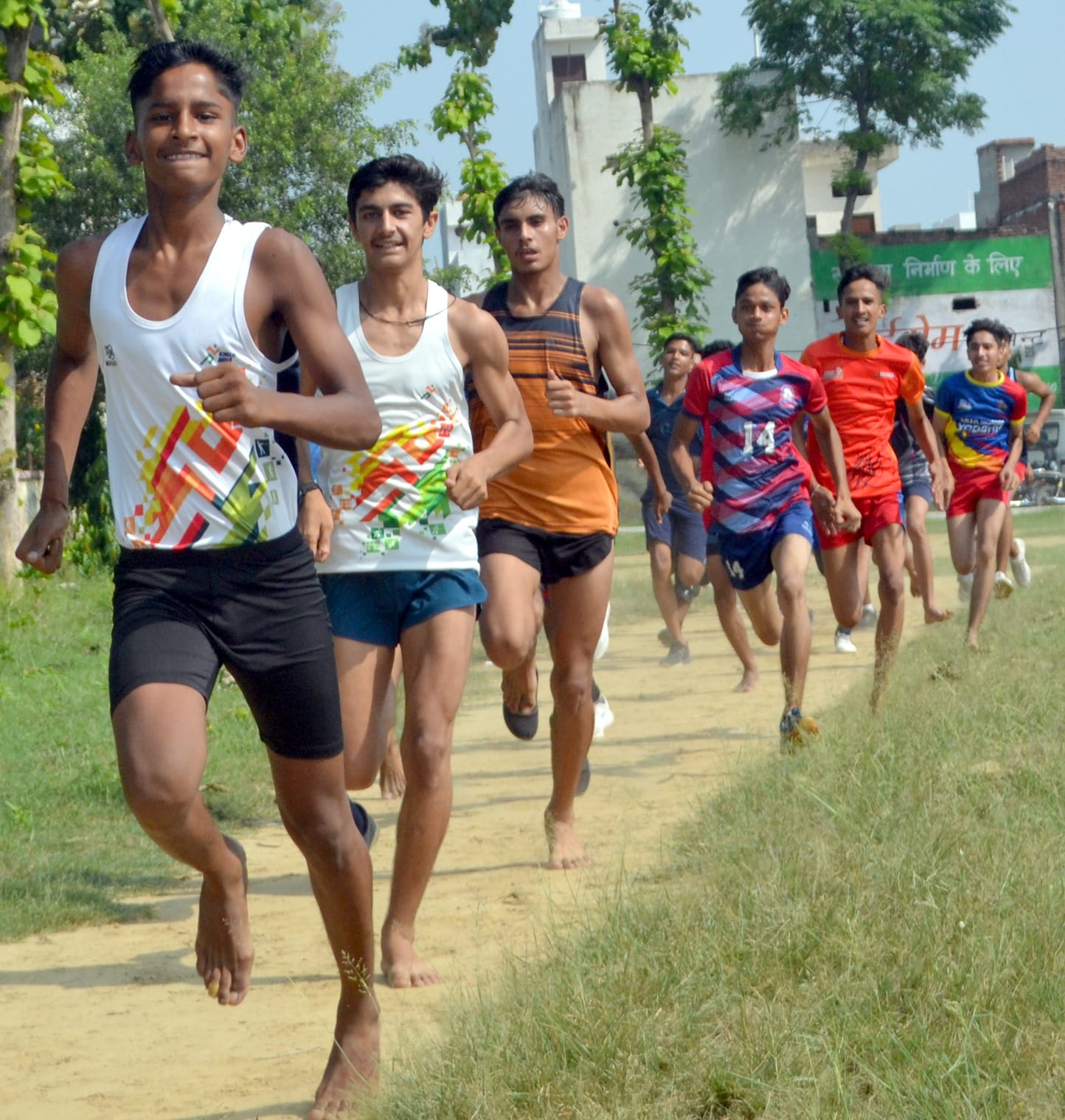 शामली उधम सिंह स्टेडियम में आयोजित दौड प्रतियोगिता में भाग लेती महिला खिलाडी शामली उधम सिंह स्टेडियम में आयोजित दौड प्रतियोगिता में भाग लेती महिला खिलाडी