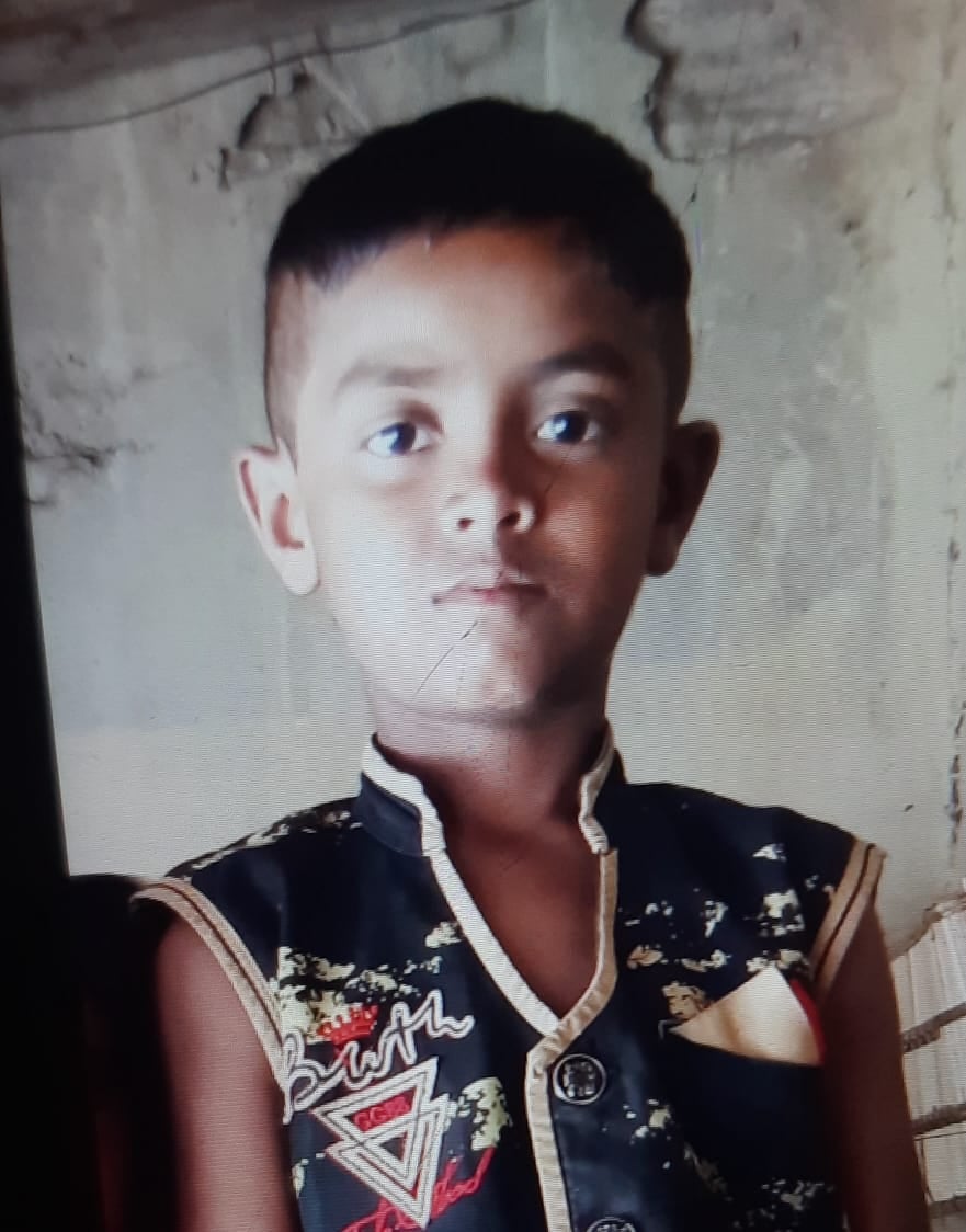 अफजलगढ़ क्षेत्र में गुलदार के हमले में बच्चों की मौत के बाद जमा भीड़ और पुलिस अफजलगढ़ क्षेत्र में गुलदार के हमले में बच्चों की मौत के बाद जमा भीड़ और पुलिस