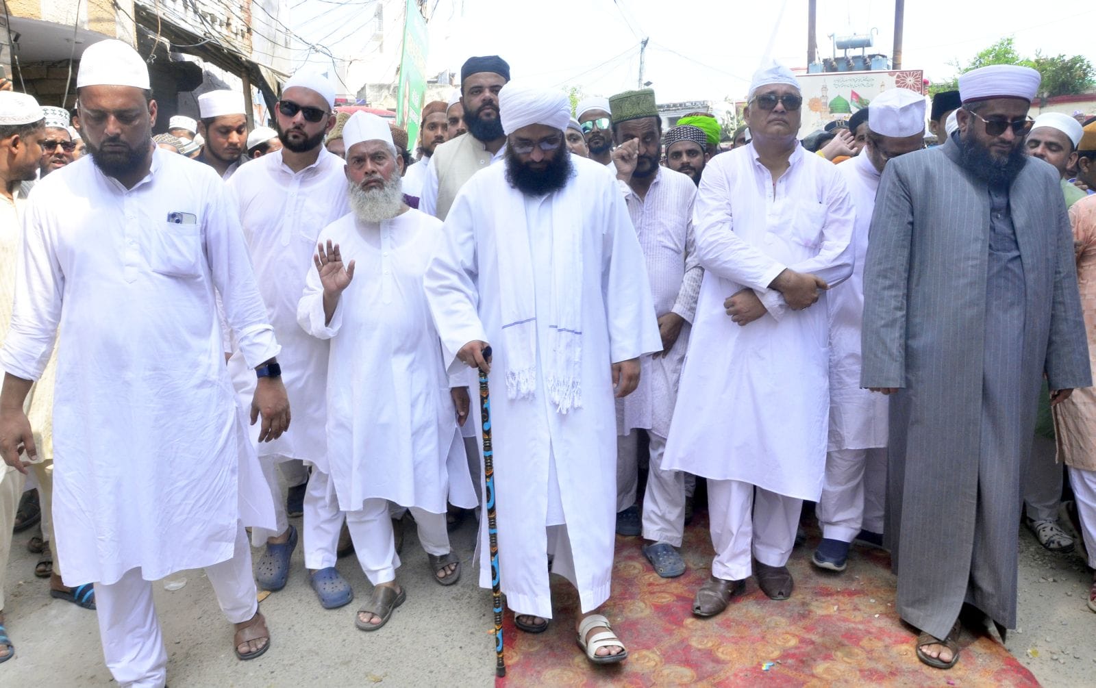 उझानी में ईद मिलादुन्न नबी पर जुलूस में शामिल अकीदतमंद। संवाद