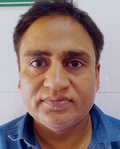 अमर उजाला के स्वैच्छिक रक्तदान शिविर में रक्तदान करते रक्तदाता। संवाद