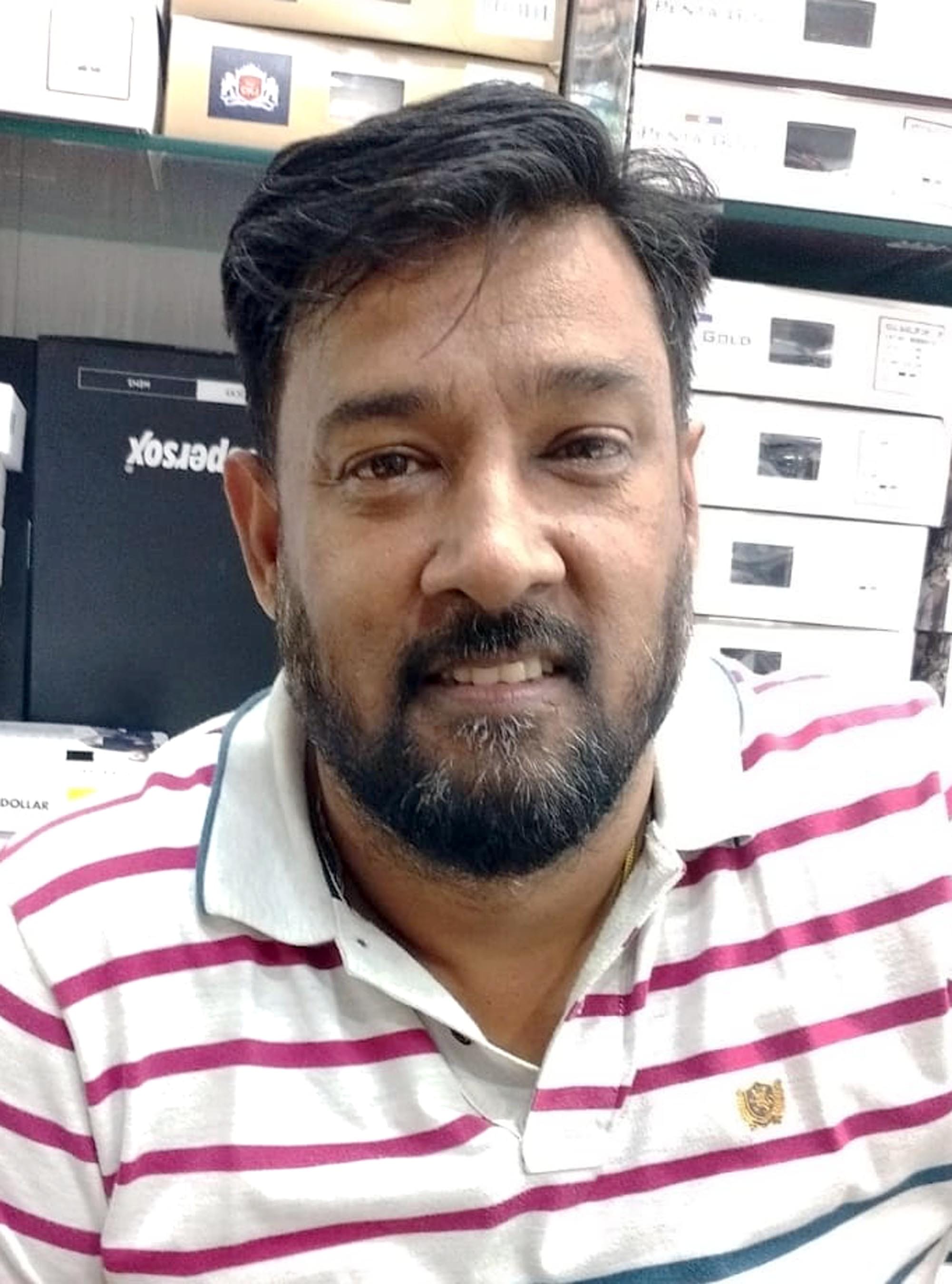अंबाला सिटी स्थानीय दुकानदारों द्वारा दुकानों के आगे बनाई गई अवैध पार्किंग व किया गया अतिक्रमण। अंबाला सिटी स्थानीय दुकानदारों द्वारा दुकानों के आगे बनाई गई अवैध पार्किंग व किया गया अतिक्रमण।