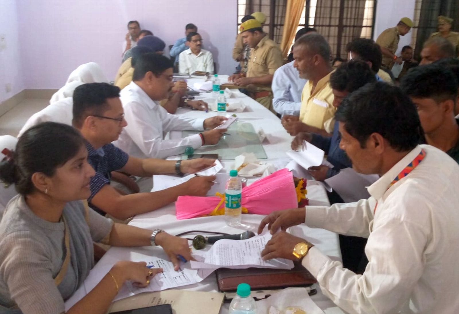 बिल्सी में समस्याएं सुनते एडीएम राकेश कुमार पटेल। संवाद