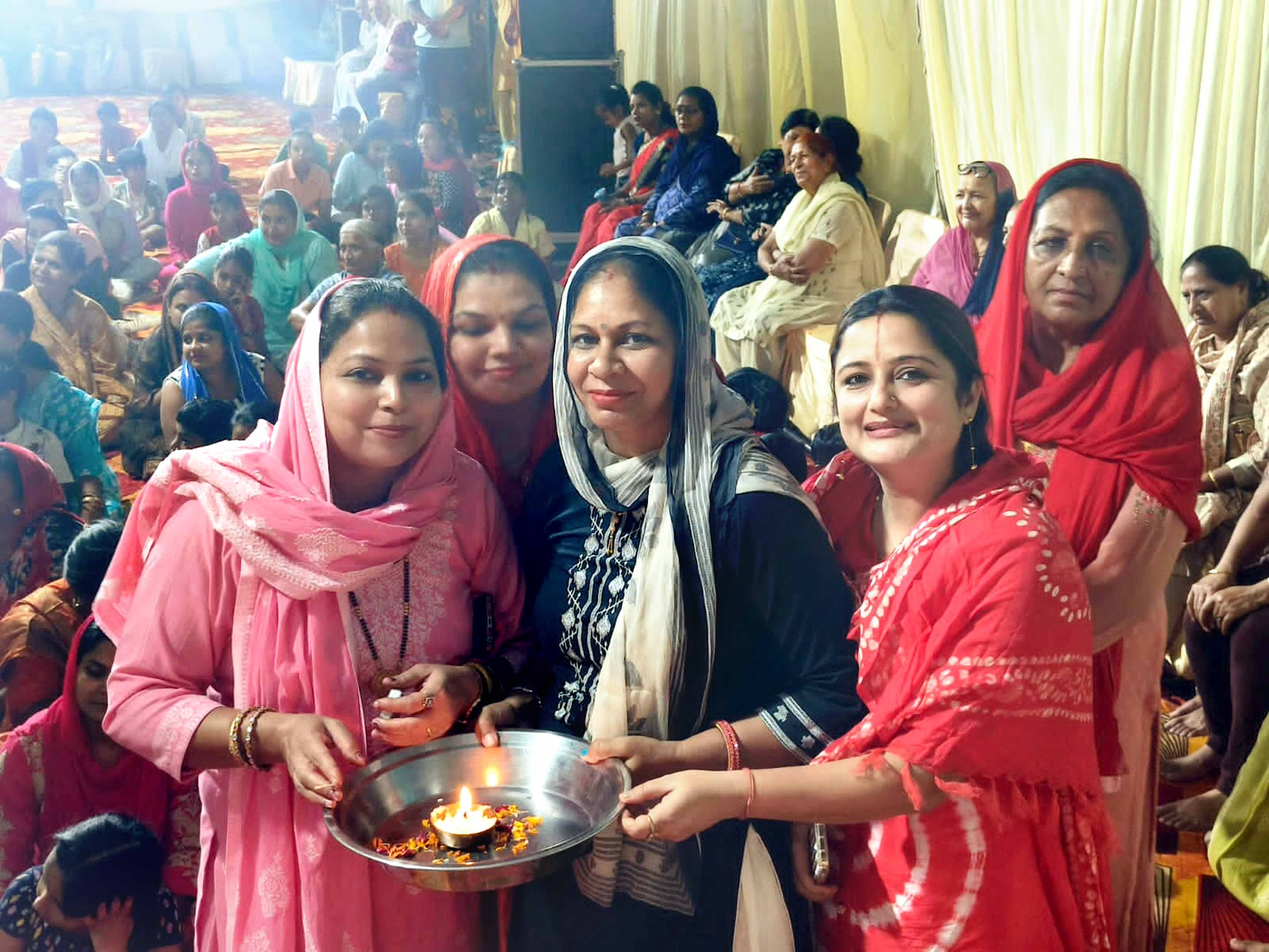 अंबाला सिटी सेक्टर-9 में आयोजित पितृ मोक्ष हेतु श्रीमद् भागवत कथा ज्ञान यज्ञ में कथा सुनाते पं. अंबाला सिटी सेक्टर-9 में आयोजित पितृ मोक्ष हेतु श्रीमद् भागवत कथा ज्ञान यज्ञ में कथा सुनाते पं.