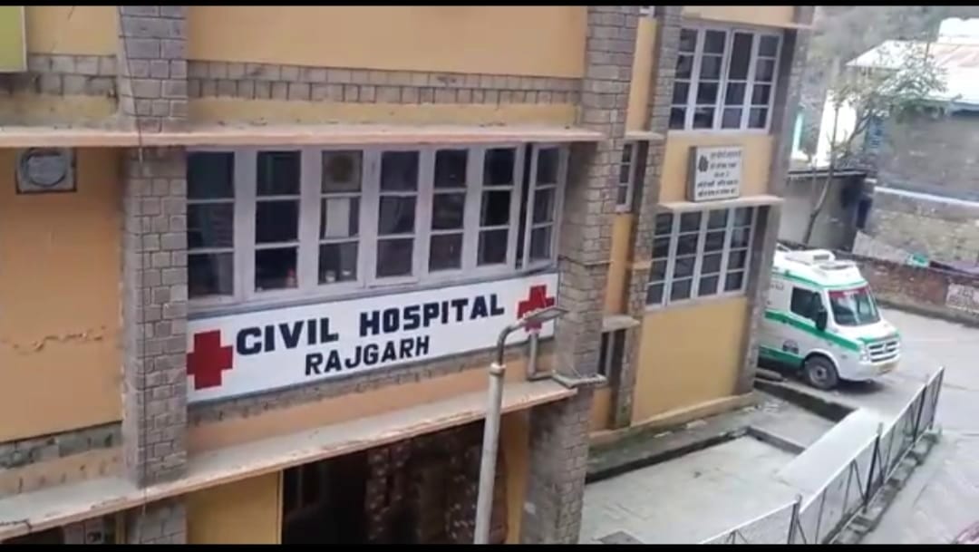 राजगढ़ अस्पताल में सेवाएं देतीं स्री रोग विशेषज्ञ डा. नीतिका शर्मा। संवाद राजगढ़ अस्पताल में सेवाएं देतीं स्री रोग विशेषज्ञ डा. नीतिका शर्मा। संवाद