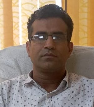 10जेएनडी23-बस अड्डे के सामने सवारी उतारती रोडवेज बस। संवाद 10जेएनडी23-बस अड्डे के सामने सवारी उतारती रोडवेज बस। संवाद