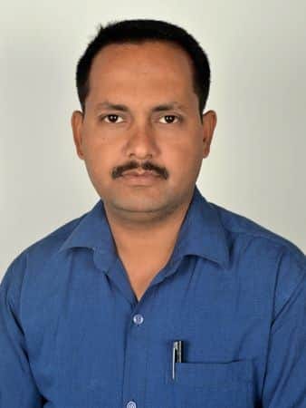 शिक्षक लालकरन ।