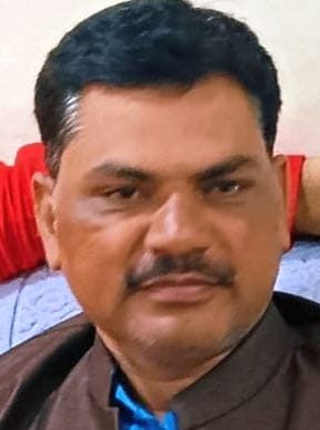 रामगंगा के किनारे पड़े लोहे के पीपे। संवाद