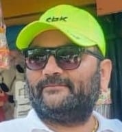 गांधी भवन के सामने टॉउनहाल रोड पर हो रही खोदाई से लगा जाम। संवाद