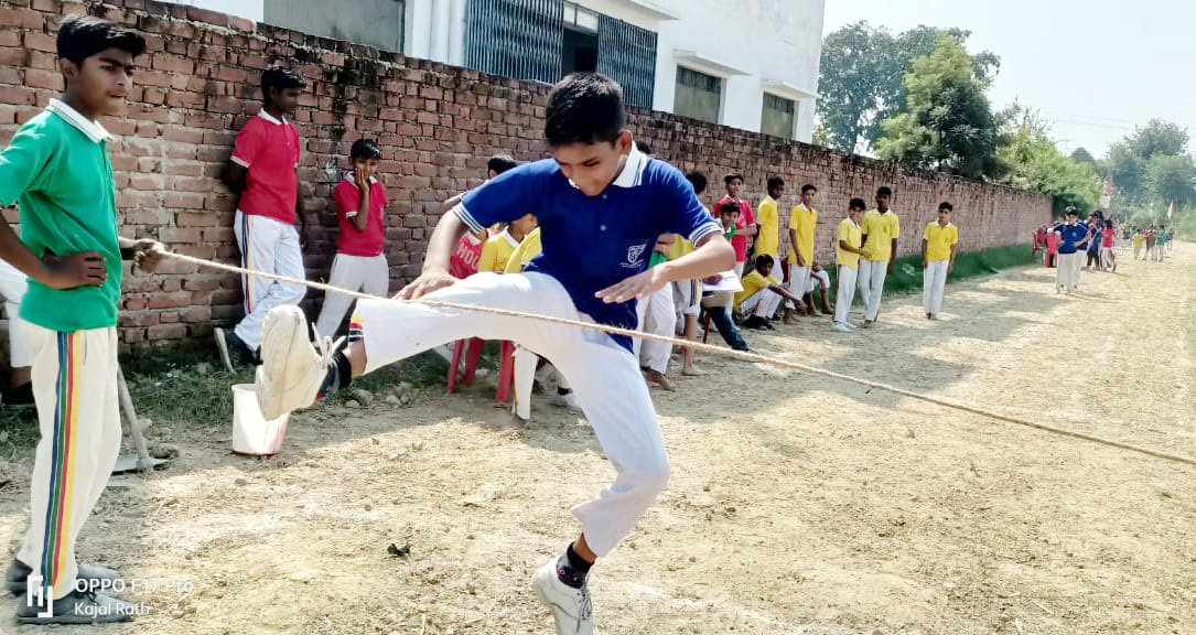 दौड़ में हिस्सा लेते बच्चे। संवाद दौड़ में हिस्सा लेते बच्चे। संवाद