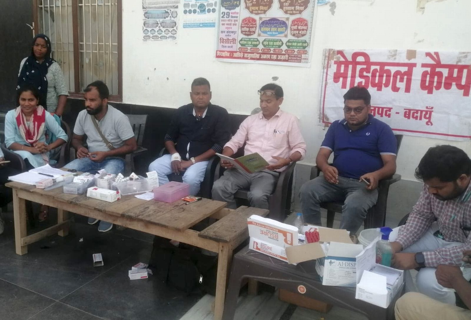 रिसौली में लगे स्वास्थ्य कैंप का निरीक्षण करते सीएमओ।स्रोत-स्वास्थ्य विभाग रिसौली में लगे स्वास्थ्य कैंप का निरीक्षण करते सीएमओ।स्रोत-स्वास्थ्य विभाग