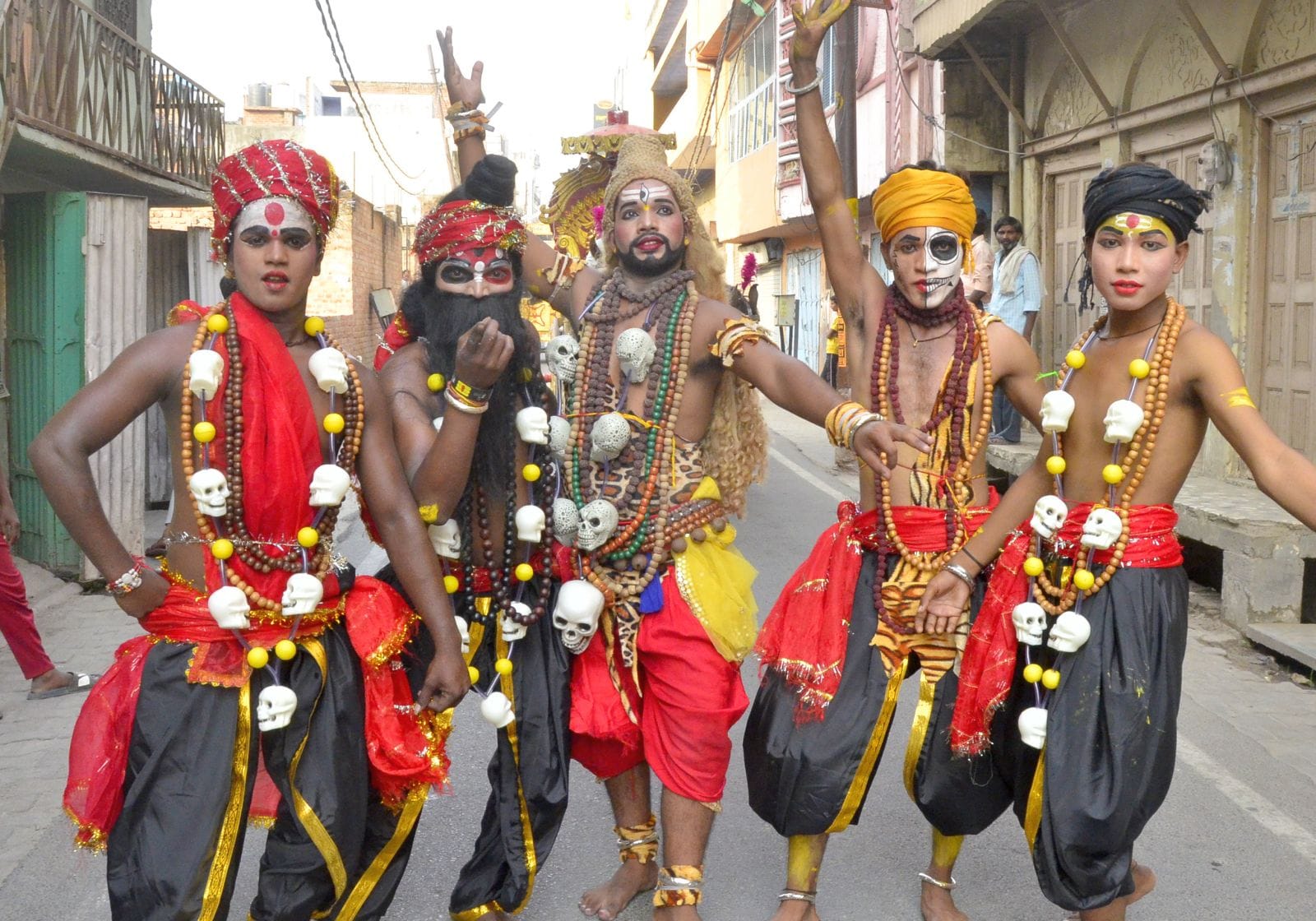 शहर में निकाली गई शिव जी की शोभायात्रा में शामिल काली का अखाड़ा। संवाद शहर में निकाली गई शिव जी की शोभायात्रा में शामिल काली का अखाड़ा। संवाद
