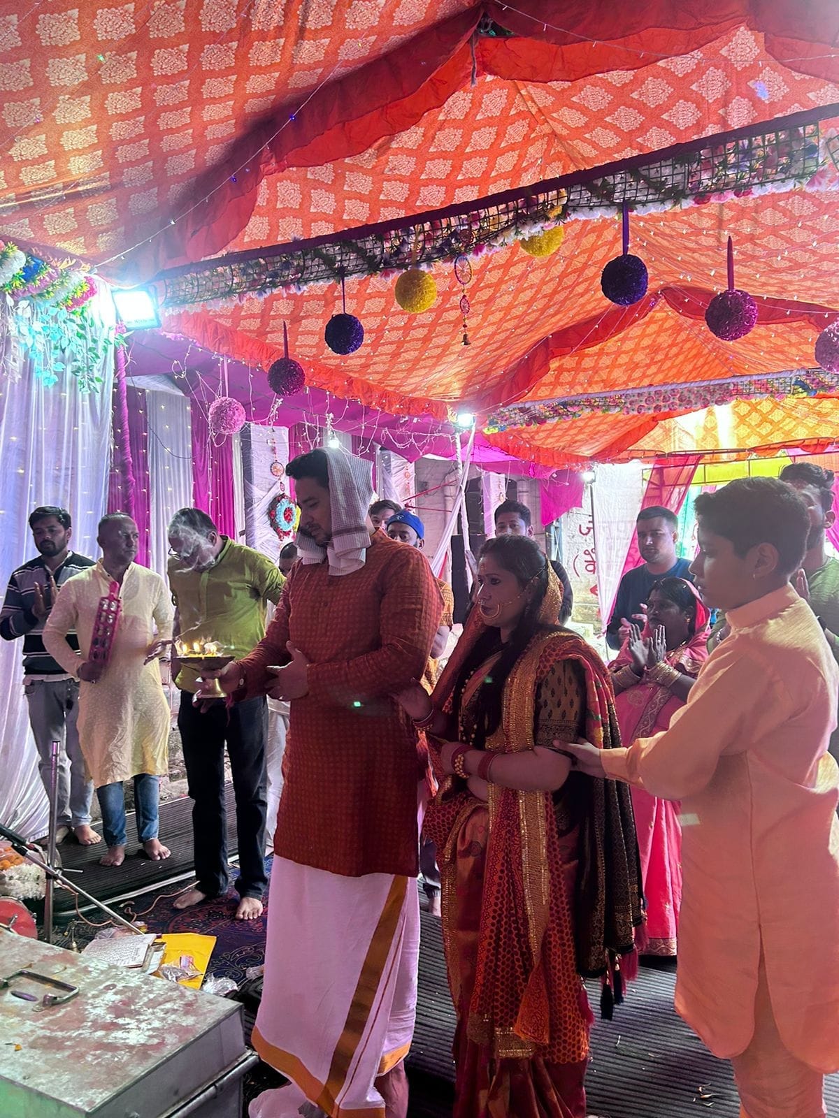 फोटो -15एएलएम 10 पी द्वाराहाट में नवरात्र के पहले दिन दूनागिरी मन्दिर  में उमड़ी भक्तों की भीड़