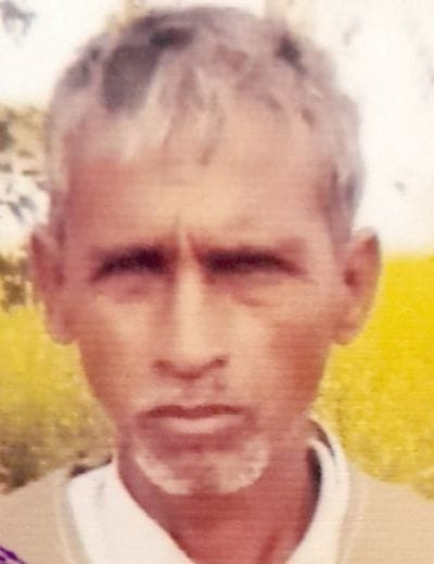 कुंवरगांव कस्बे में आंधी से गिरा बिजली के खंभे से क्षतिग्रस्त हुए बक्से। संवाद