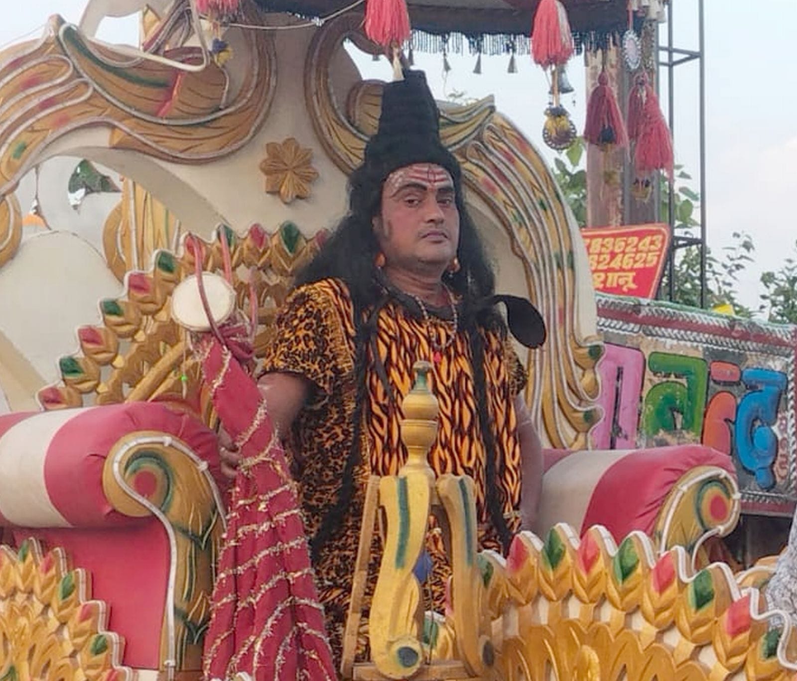 जगत में निकाली जा रही श्रीराम बरात में शामिल भगवान राम की झांकी। संवाद