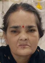 गांव गोरा में आयोजित स्वास्थ शिविर में दवा लेते मरीज । स्रोत- ग्रामीण