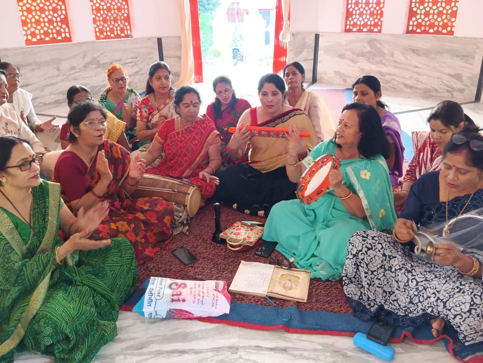 शहर की गोदावरी स्टेट कॉलोनी में मां दुर्गा मंदिर में किया गया मां दुर्गा का श्रंगार । संवाद