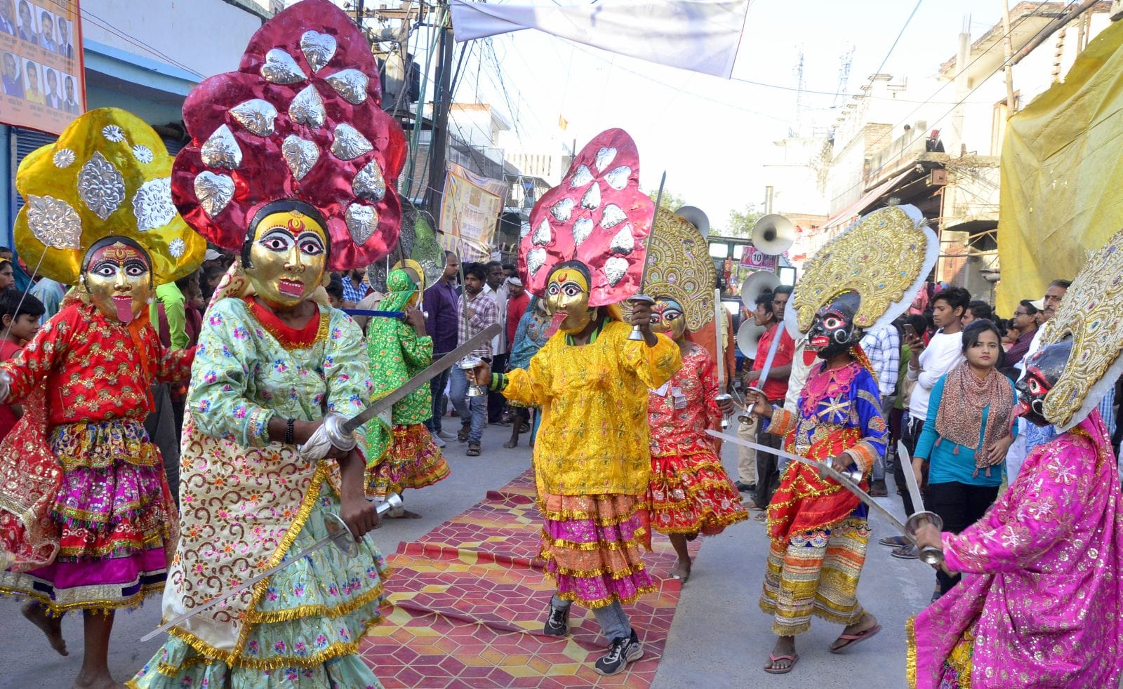 रामबारात में शामिल एटा की झांकियां। संवाद