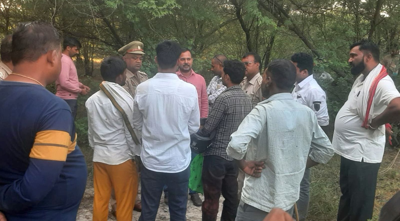 घटना स्थल पर पड़ी रॉड। संवाद घटना स्थल पर पड़ी रॉड। संवाद