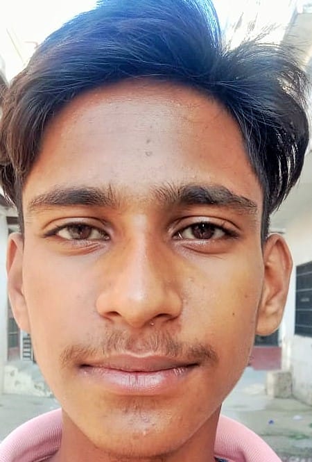 कुरुक्षेत्र। छोटे बाजार में अतिक्रमण के चलते संकरा हुई सड़क। कुरुक्षेत्र। छोटे बाजार में अतिक्रमण के चलते संकरा हुई सड़क।