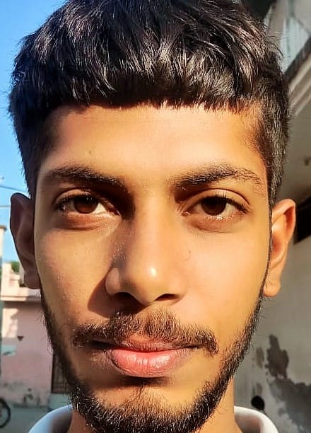 कुरुक्षेत्र। छोटे बाजार में अतिक्रमण के चलते संकरा हुई सड़क। कुरुक्षेत्र। छोटे बाजार में अतिक्रमण के चलते संकरा हुई सड़क।