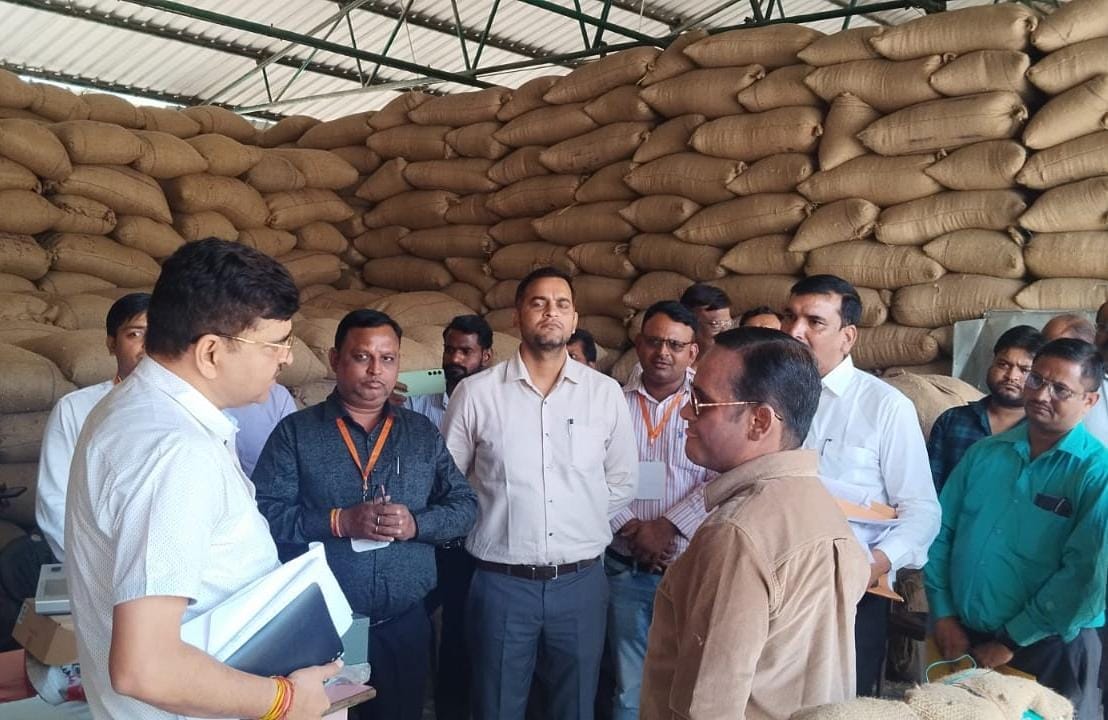 पूरनपुर मंडी समिति में रविवार को सूने पडे धान खरीद केंद्र । संवाद