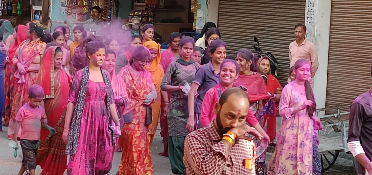 शहर में निकाली गई दुर्गा मूर्ति विसर्जन शोभायात्रा । संवाद