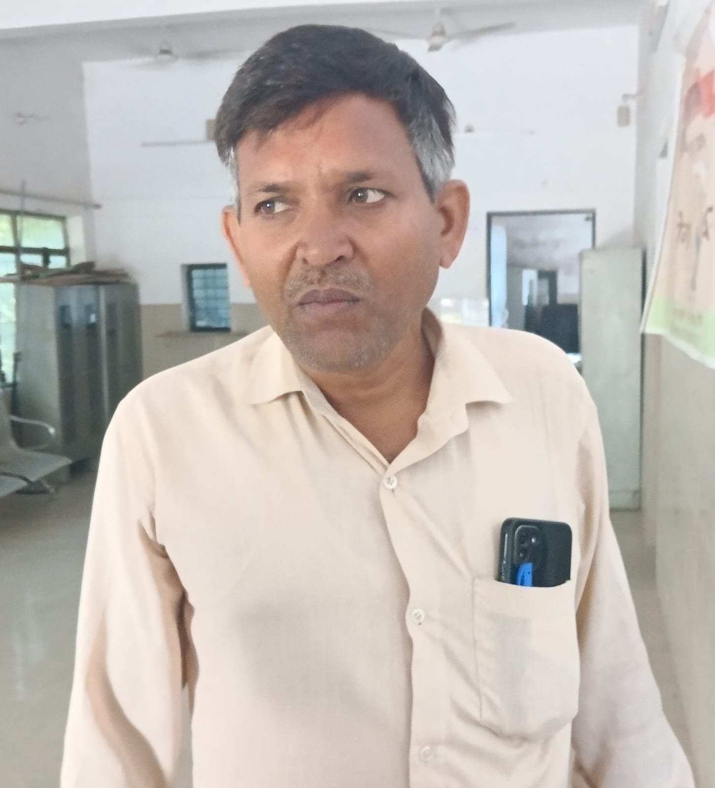 रेनू तिवारी । रेनू तिवारी ।