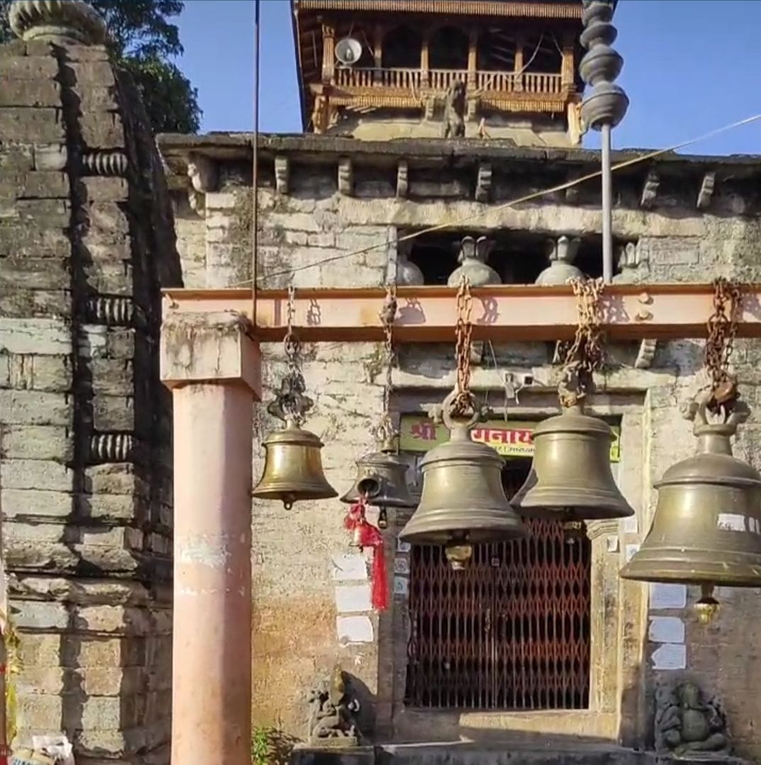 फोटो- 28 एएलएम 31 पी- जागेश्वर धाम में चंद्र ग्रहण के चलते बंद रहे ज्योर्तिलिंग मंदिर के कपाट। 