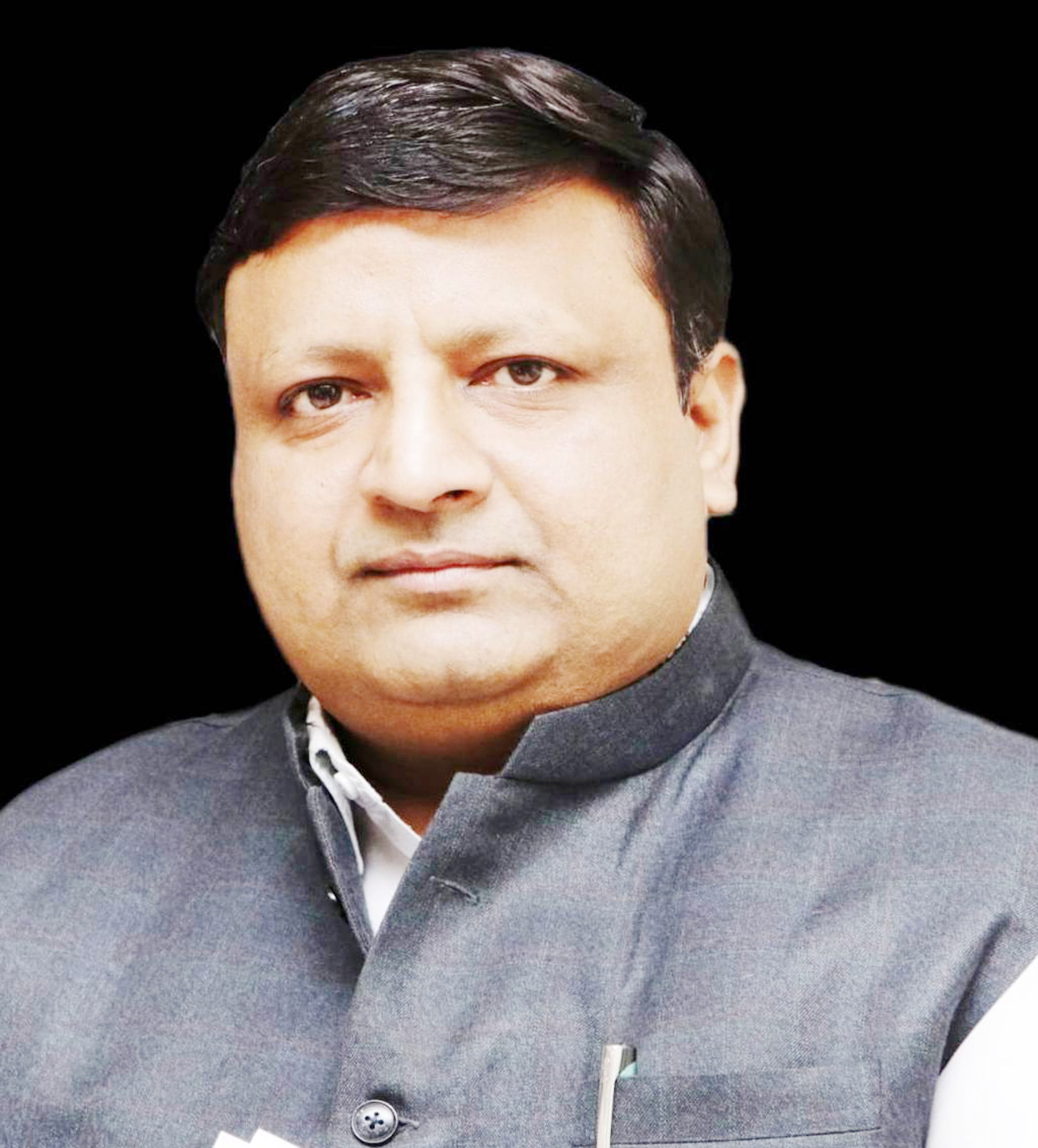 29जेएनडी40 : सुबह के समय वायु प्रदूषण के कारण छाए स्मॉग में ढका शहर का रानी तालाब। संवाद 29जेएनडी40 : सुबह के समय वायु प्रदूषण के कारण छाए स्मॉग में ढका शहर का रानी तालाब। संवाद