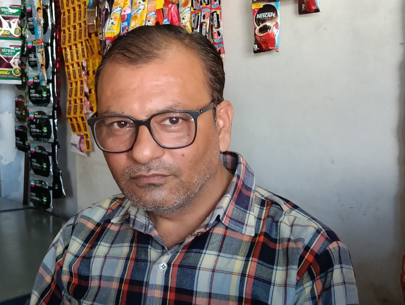 शहर का गैंस चौराहा । संवाद