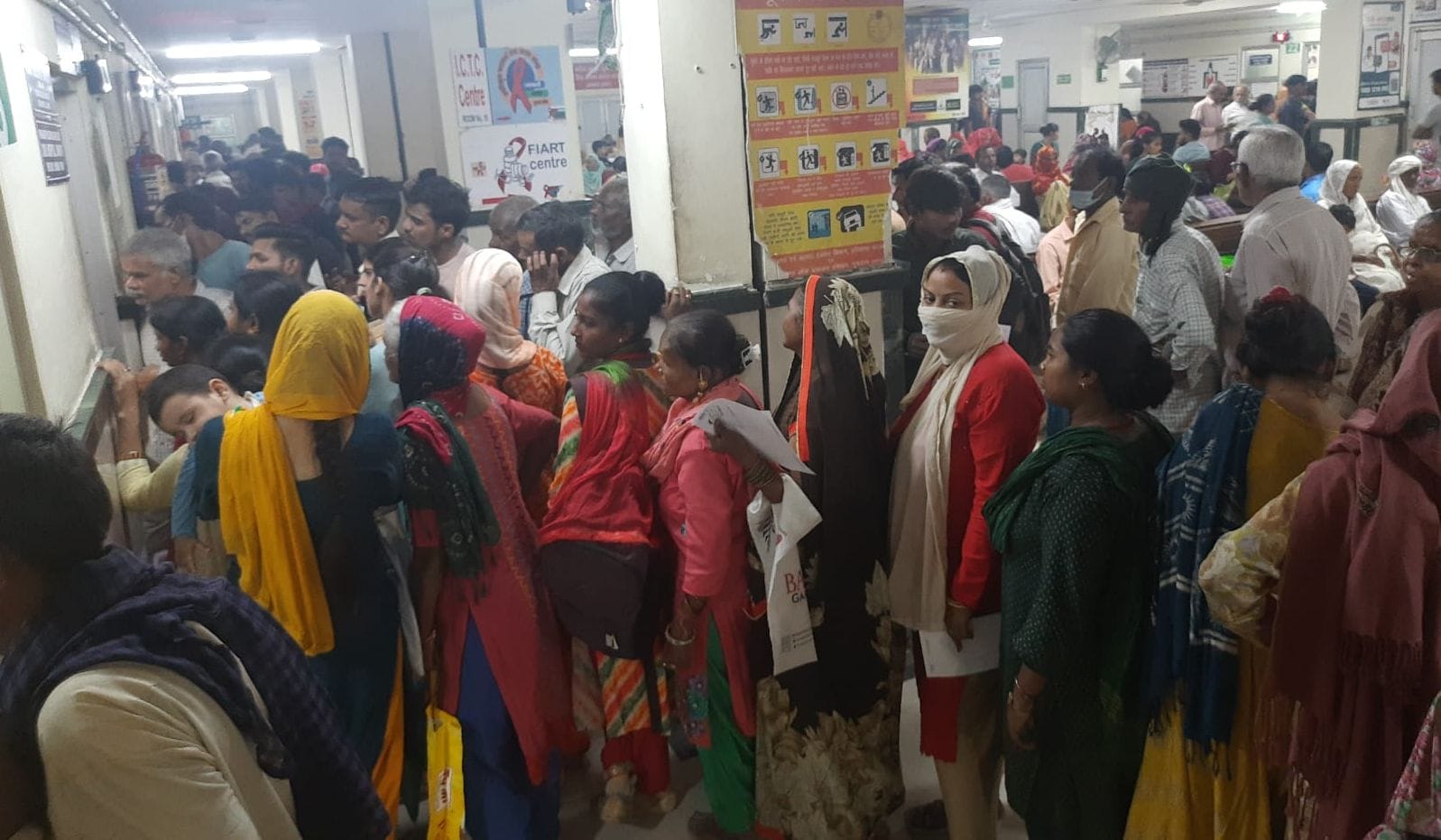 फोटो 21. सोनीपत में प्रदूषण का स्तर बढ़ने से जिला नागरिक अस्पताल में काफी संख्या में पहुंचे मरी फोटो 21. सोनीपत में प्रदूषण का स्तर बढ़ने से जिला नागरिक अस्पताल में काफी संख्या में पहुंचे मरी