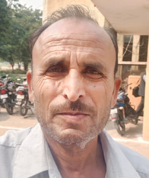 बिल्सी में समाधान दिवस पर फरियादियों की समस्याएं सुनते डीएम,एसएसपी। स्रोत-प्रशासन