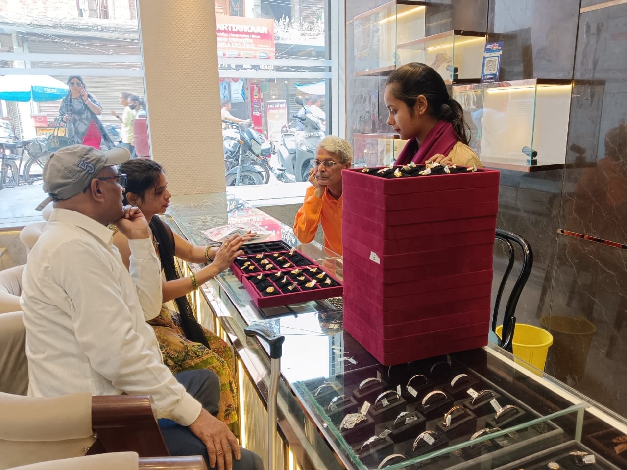 सुवनीत पाठक