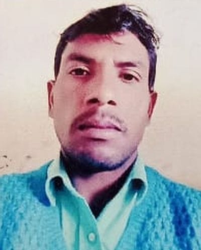 पुलिस लाइन में खड़े प्रेम सिंह के हत्यारोपी। संवाद