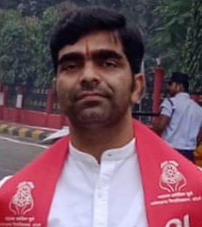 चारु खुराना।