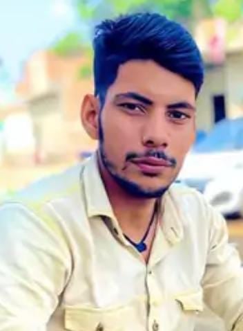 नारा गांव के पास सड़क हादसे में श्रतिग्रस्त मोटरसाइकिल