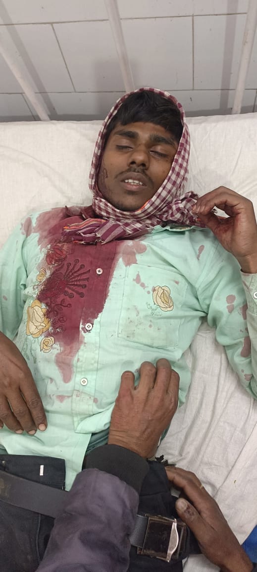 बीसलपुर के सामुदायिक स्वास्थ केंद्र में भर्ती गांव बैरा के घायल । संवाद