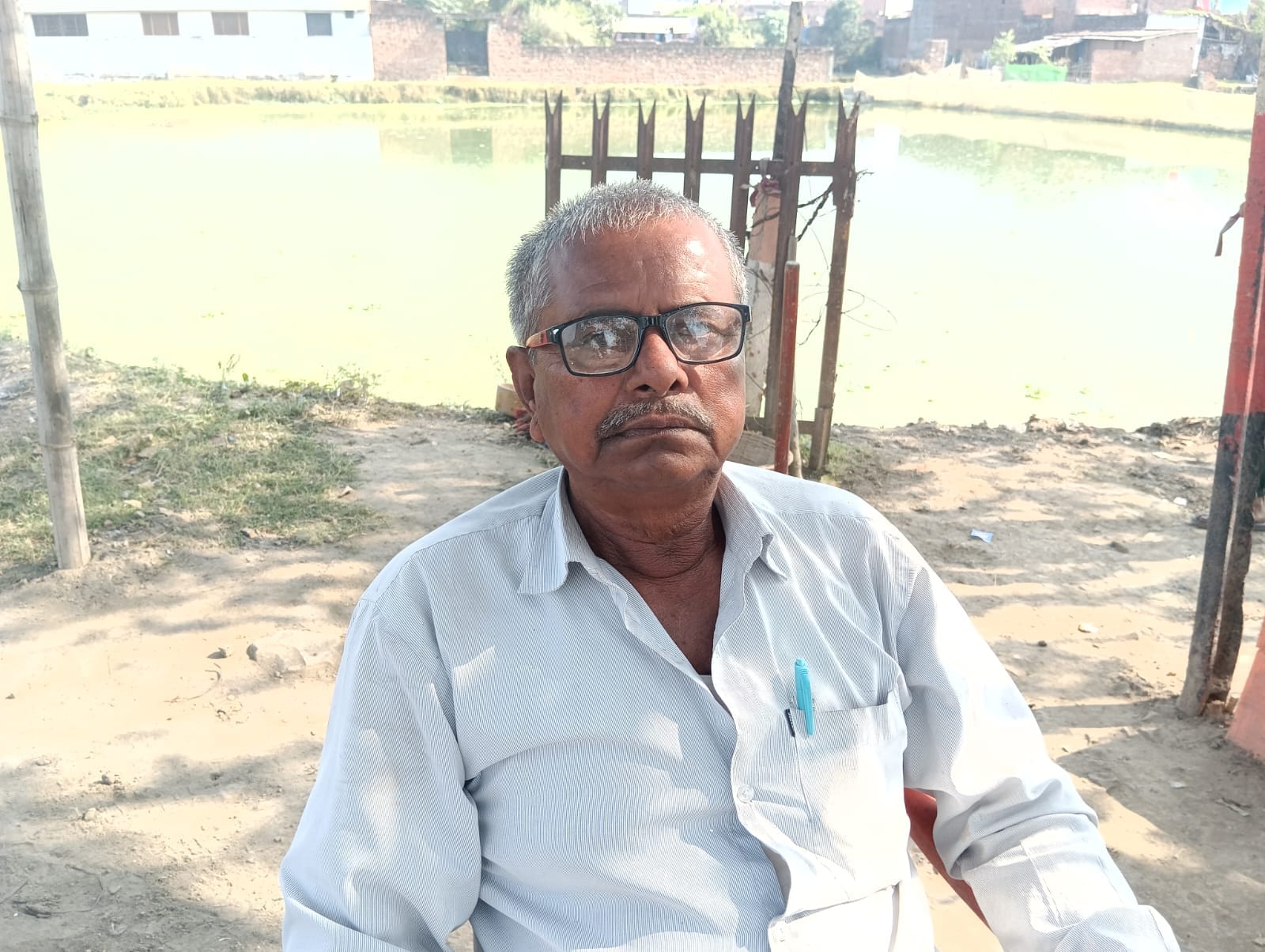 छठ बेदी के पास की जा रही साफ सफाई । संवाद